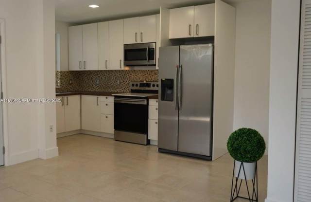 1450 NE 147th St photos photos