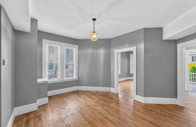 70 Holbrook Ave Gallery 4