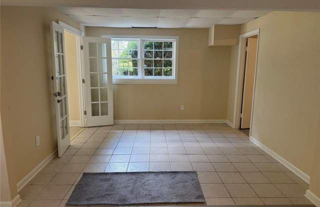 2035 Debra Lane Gallery 3