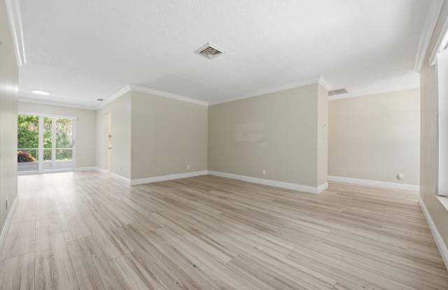 916 EVERGREEN Drive Gallery 4