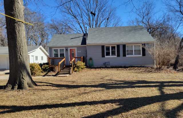 13715 Winchester Avenue photos photos