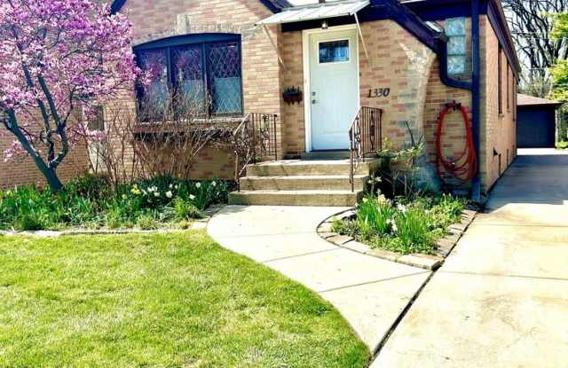 1330 Good Avenue - 1330 Good Avenue, Park Ridge, IL 60068