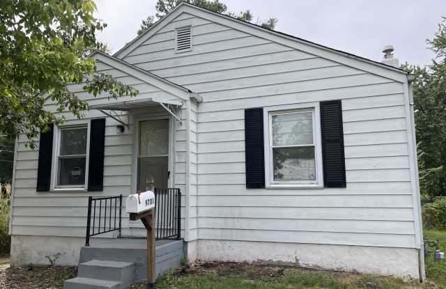 9701 Diamond Dr - 9701 Diamond Drive, Riverview, MO 63137