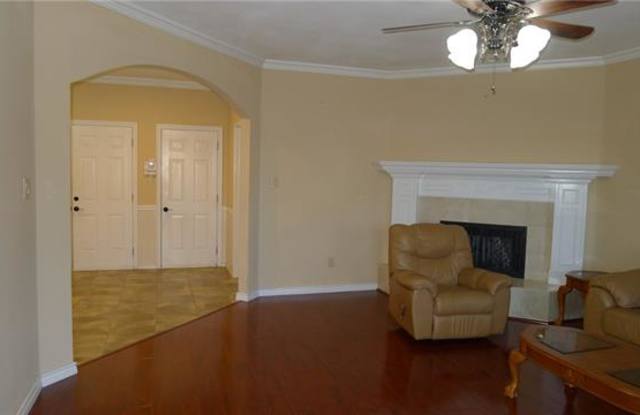 2511 Doyle Drive Gallery 3