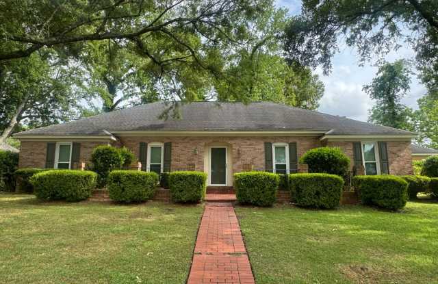 Beautiful home with over 2k square feet! photos photos