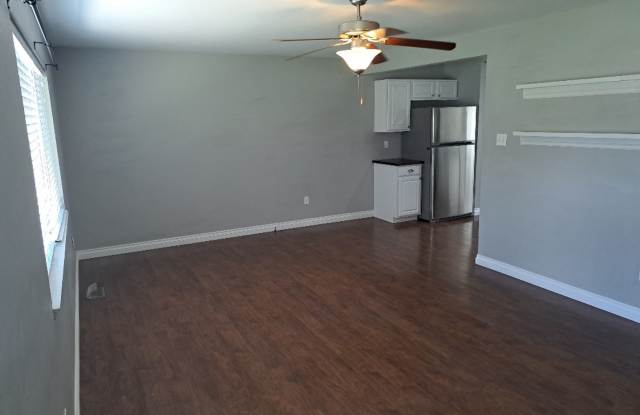 Move-In Special!! $300 off first full months rent! Gallery 4