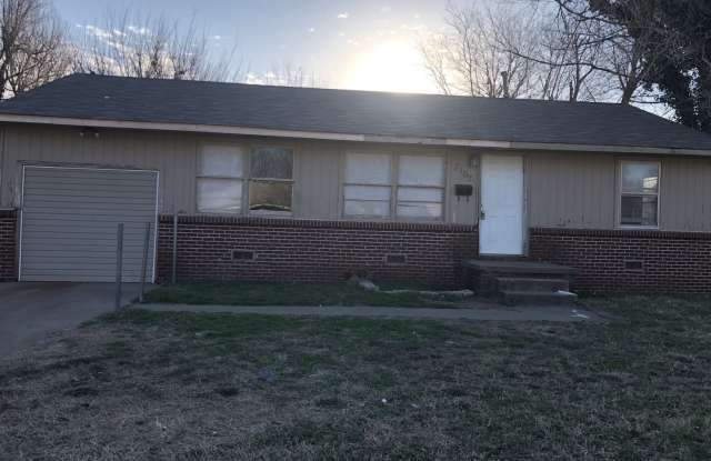 4 bedroom home - 3167 North Lansing Place, Tulsa, OK 74106