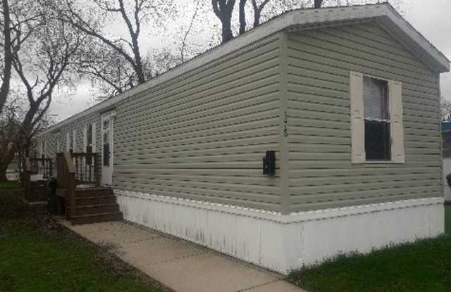 578 Virginia Avenue - 578 Virginia Avenue, Lynwood, IL 60411