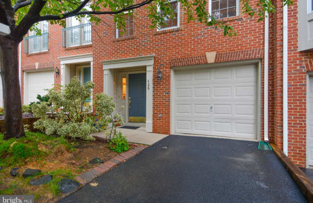 426 STANTON PLACE Gallery 2