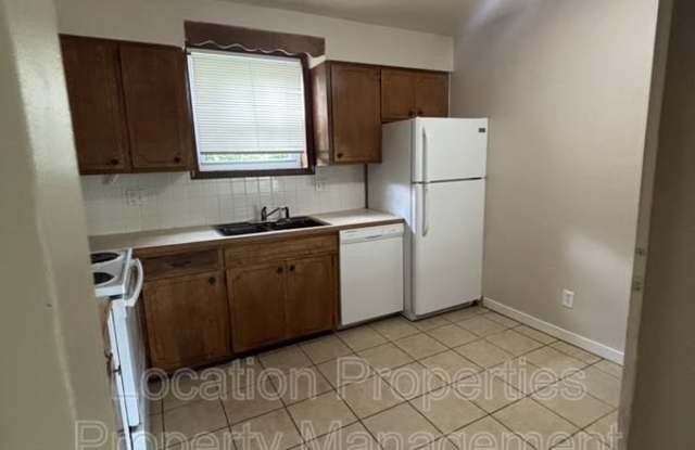 2428 Cedarwood Avenue - 1 Gallery 4