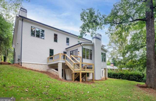 1886 Timothy Drive NE Gallery 4