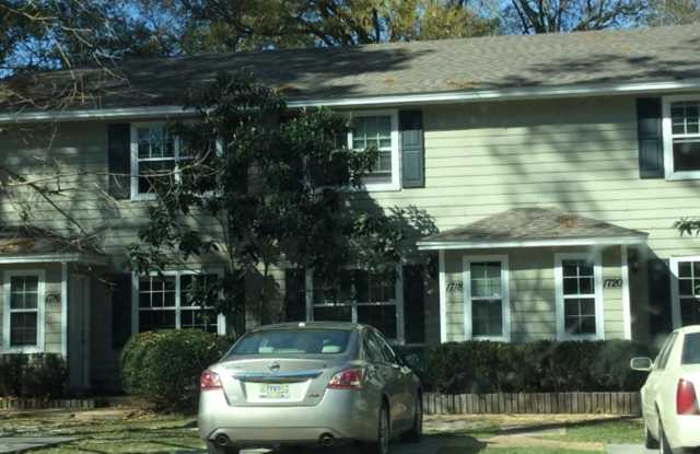 2 bedroom/1.5 bathroom Townhome - 1724 Toni Terrace, Valdosta, GA 31602