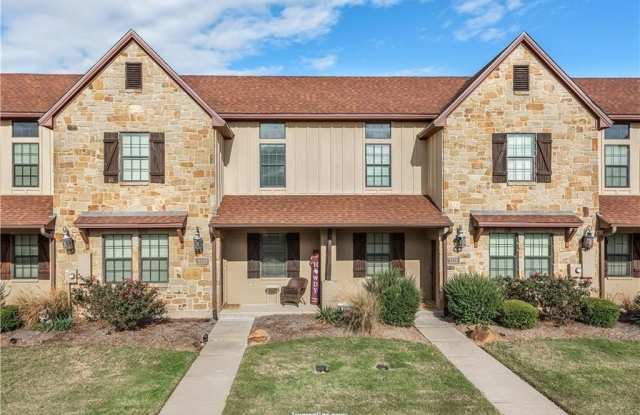 4293 Commando Avenue photos photos