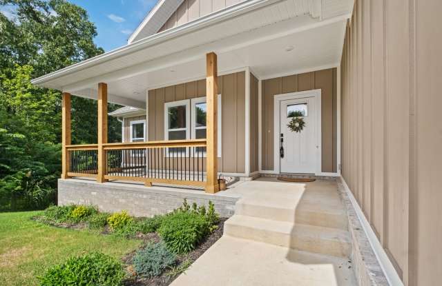 Fresh, Modern, and Minutes from Nature! Gallery 4