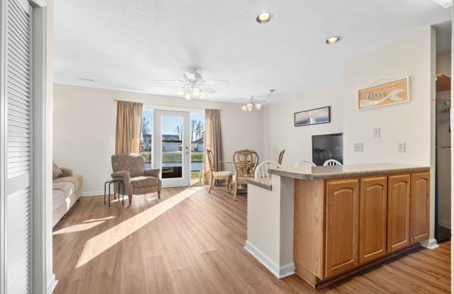 SNOWBIRD RENTAL- 3 months -6 month Lease available. GROUND FLOOR Gallery 4