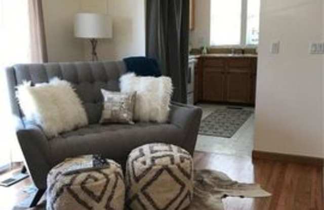 4656 South  Dillon Court Gallery 2