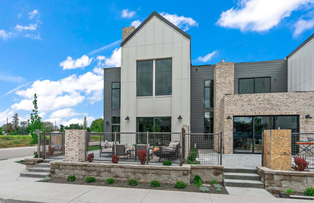 2500 W Iron Coop St - 1 photos photos