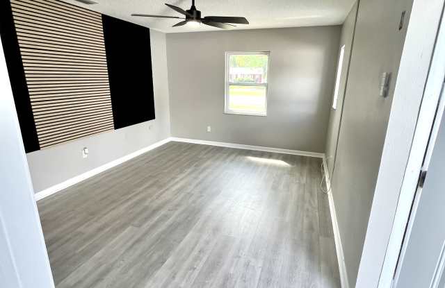 4243 Deltona Boulevard photos photos