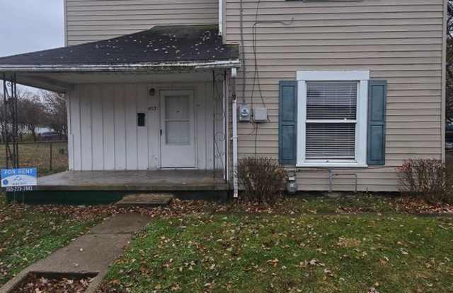 Spacious 4 Bed, 1.5 Bath! ($300 Off Move In Rent! Move in by 1/31!) photos photos