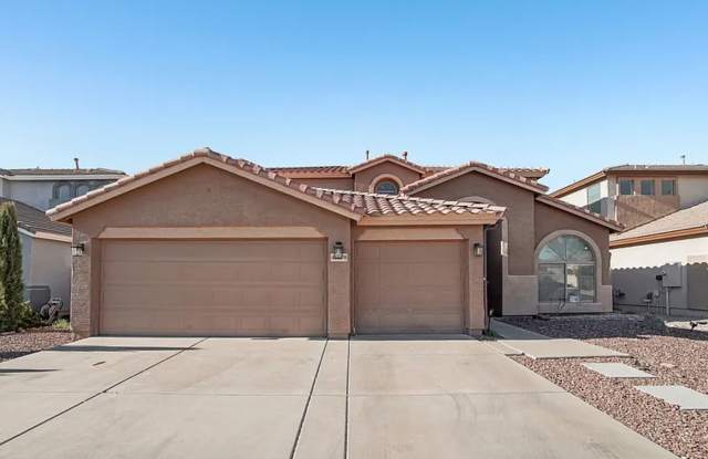 Spacious 4BR House in Maricopa Gallery 3