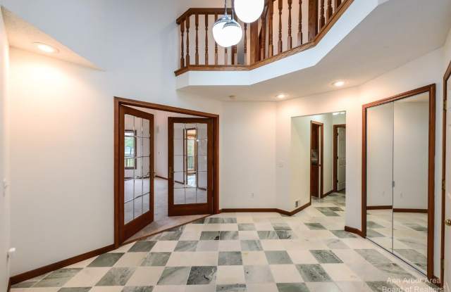 1261 Laurel View Drive Gallery 4