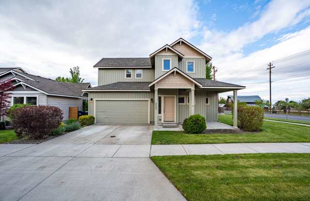 NE 3 Bdrm, 2 Bath House, Air Conditioning, New Carpet  Paint, Corner lot, Fenced Yard, DBL Garage photos photos