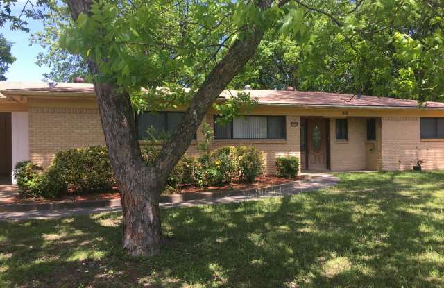 3/2/2 Fenced yard Pet FRIENDLY photos photos