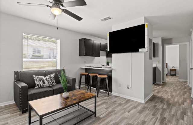 2114 Main St photos photos