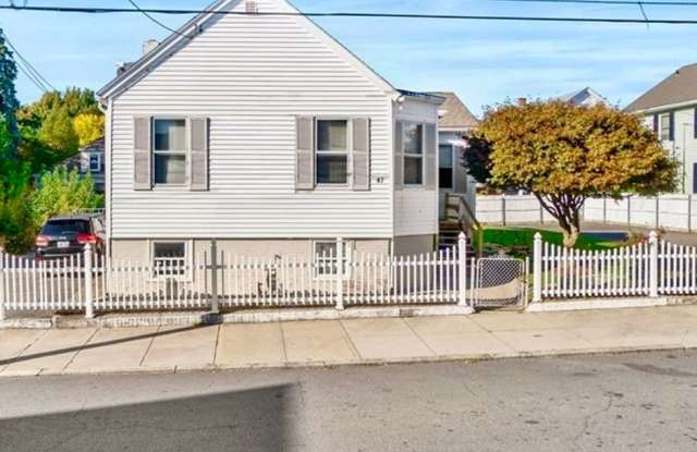 **Providence/Mount Pleasant – 3 Bed Single Family - $2,895** Gallery 1