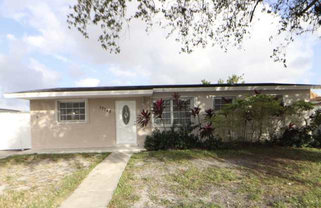 17045 Northwest 87th Avenue photos photos