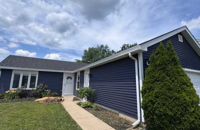 828 Huron Court photos photos