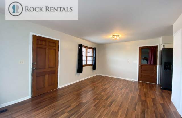Beautiful Brick 3 Bed 1 Bath Ranch House Gallery 4
