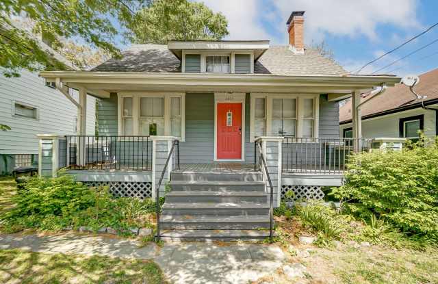Charming 3-bedroom, 1.5-bathroom - 2012 Hewitt Avenue, Cincinnati, OH 45207