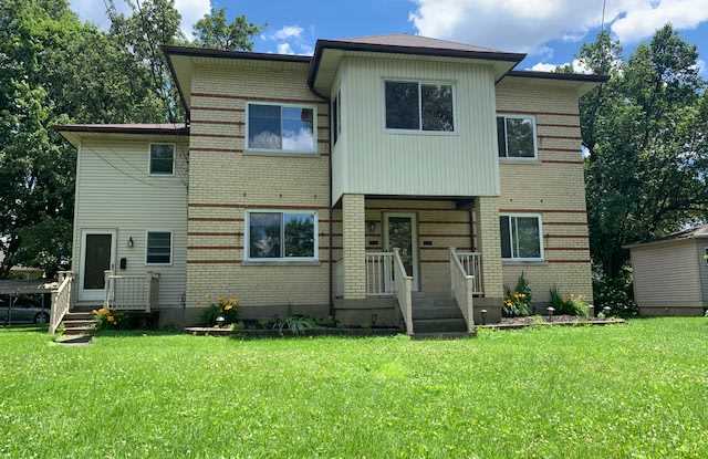 Extra Spacious Top Unit Duplex Gallery 3