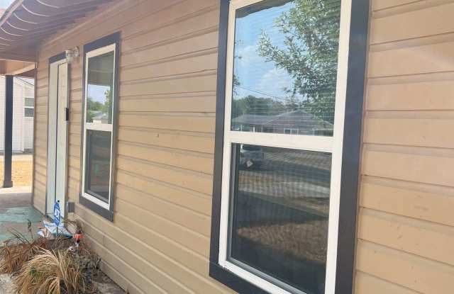 801/803 Stetson Avenue NEW - 801 photos photos