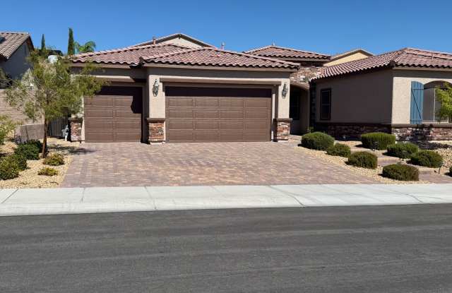 Beautiful 4 bedrooms, 3.5 bathrooms home Gallery 3