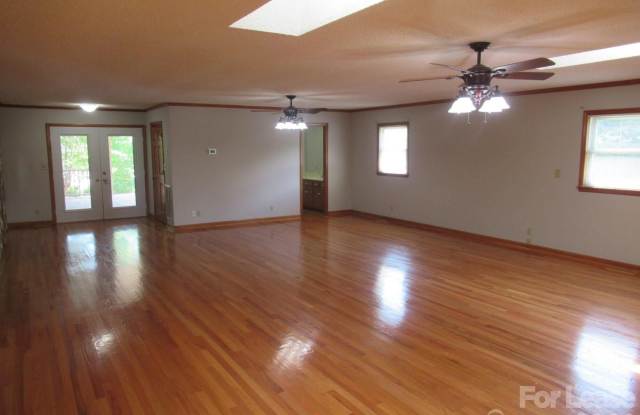 7800 Cherry Point Drive Gallery 4