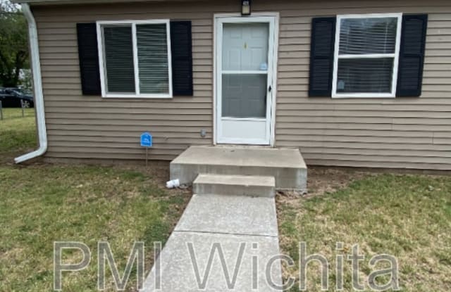 829 S Terrace Dr - 829 South Terrace Drive, Wichita, KS 67218