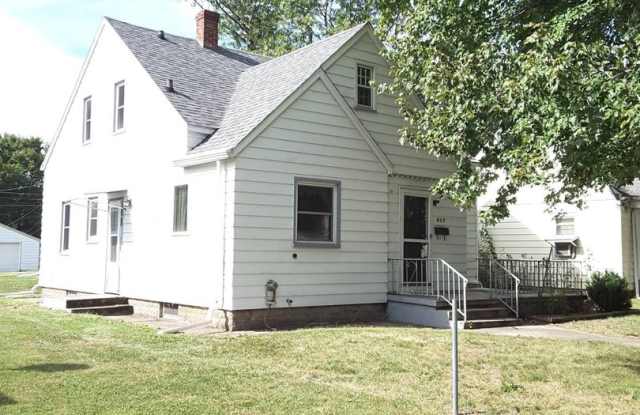 3 Bedroom Home in Goshen with Unfinished Basement! - 817 South 11th Street, Goshen, IN 46526