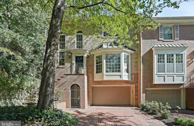 8035 QUARRY RIDGE Way Gallery 1