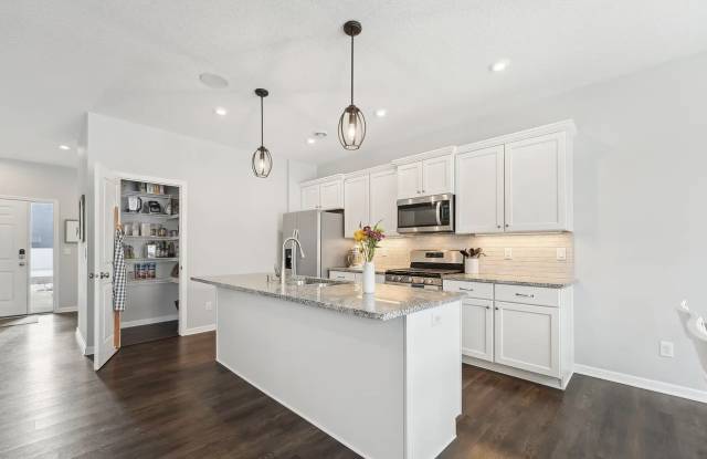 6947 Royal Hunt Ridge Drive - 6947 Royal Hunt Ridge Drive, Riverside, CA 92506