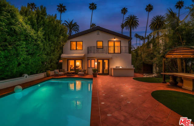 209 N Doheny Dr photos photos