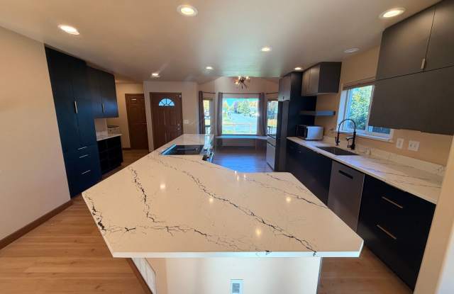 Beautify remodeled (3) bedroom Ranch Style Home! Gallery 1