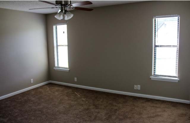 501 Westgate Circle Gallery 4