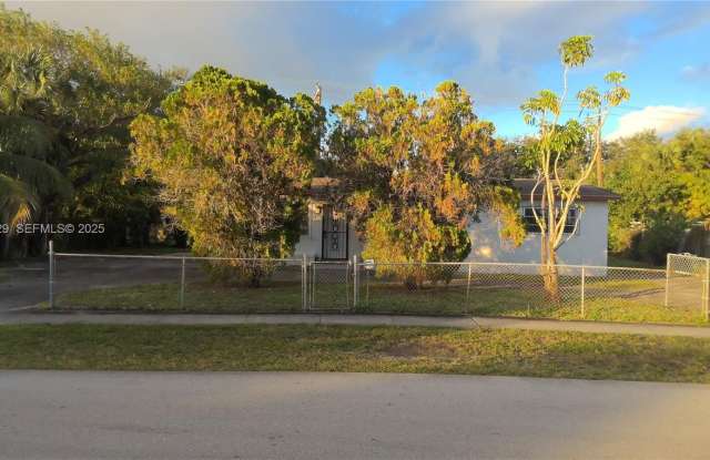 3825 NW 168th Ter photos photos