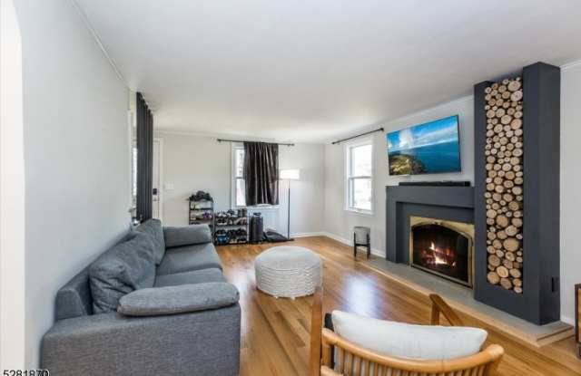 8 Venetia Ave - 8 Venetia Avenue, Cranford, NJ 07016
