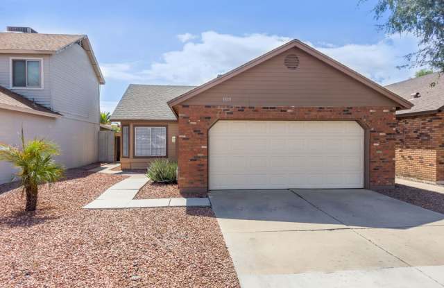1319 W Straford Dr Gallery 1