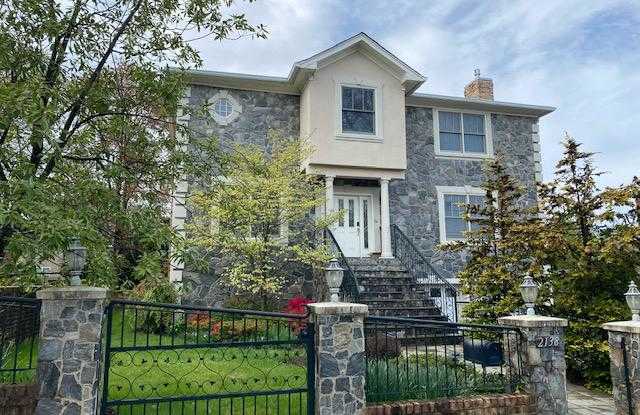 2138 PATRICK HENRY DRIVE Gallery 2
