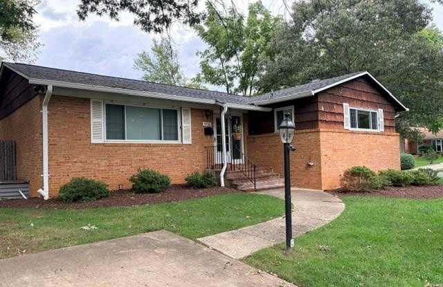 7016 ROUNDTREE RD photos photos