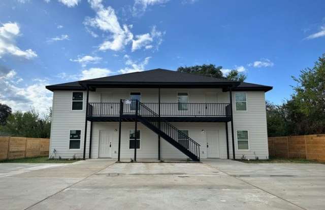 102 Pecan Drive - 102 Pecan Drive, Lacy-Lakeview, TX 76705